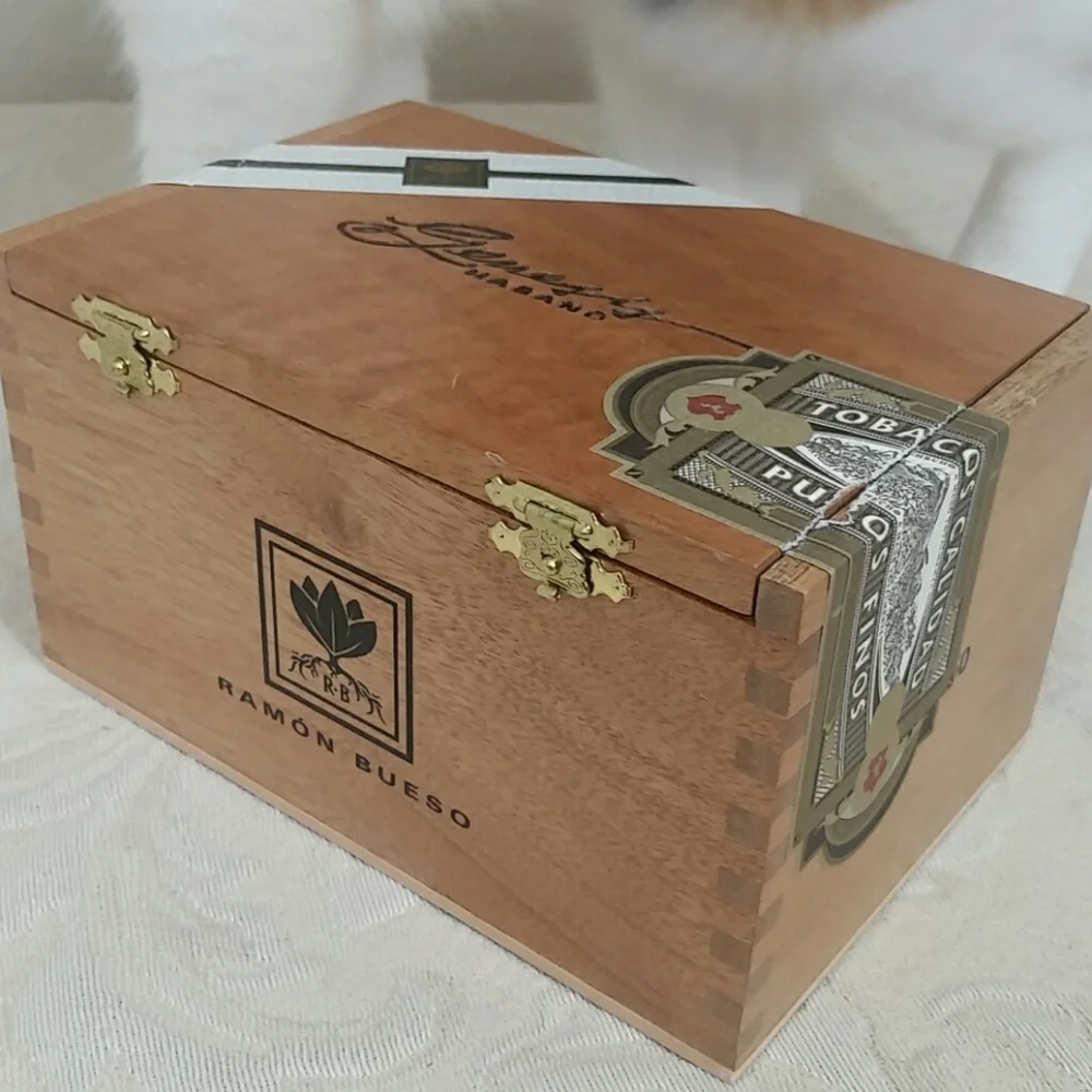 Genesis graphic wooden cigar box hinged latched